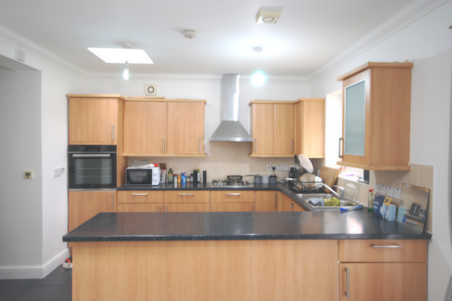 79 East Lane, Wembley photo 5