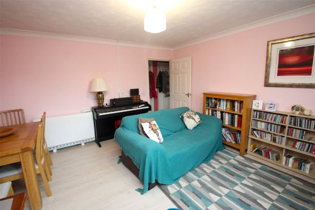 Flat for sale in Hamble Lane, Hamble, Southampton, Hampshire