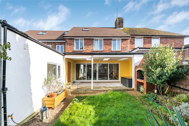 11, The Spinney, West Sussex photo 3