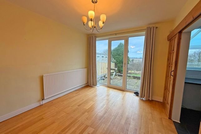 23, Scholes Park Road, Scarborough photo 3
