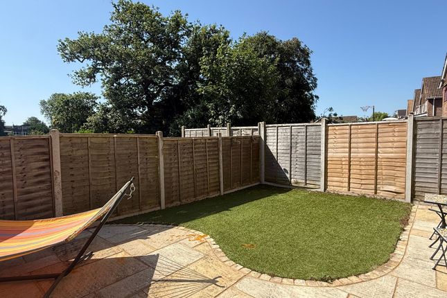 3 Sunningdale, Southampton photo 2