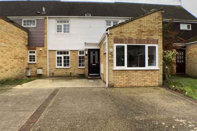 Room 3, 26,, Rochfords Gardens, Slough photo 5