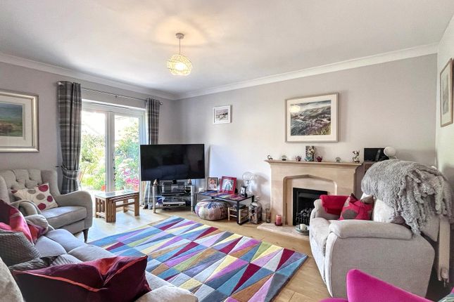 14, Blue Water Drive, Weston-super-mare photo 2