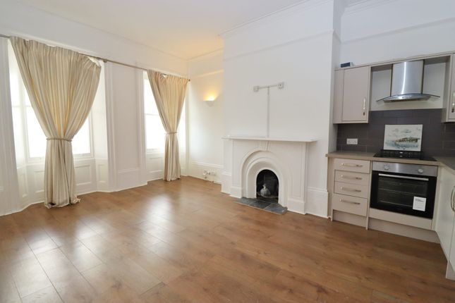 Flat 2, 13 Wellington Crescent, Ramsgate photo 3