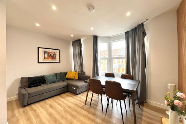 131, Blackhorse Lane, London photo 4
