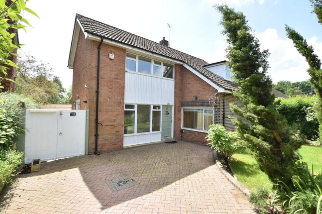 Detached house for sale in Evesham, Worcestershire