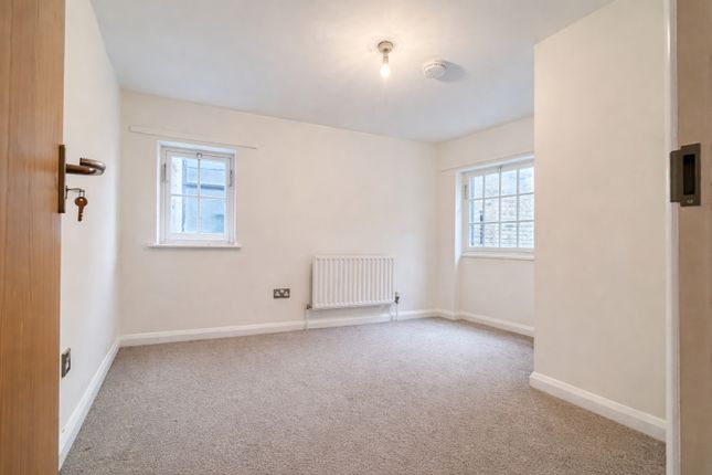 Flat 0, Bull Lane, High Wycombe photo 3