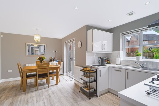 35 Edgewater Place, Warrington photo 3