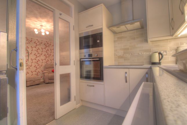 25, Ferndale Court, Thatcham photo 4
