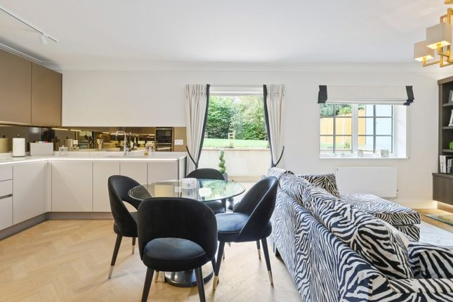 Flat for sale in Claremont Lane, Esher
