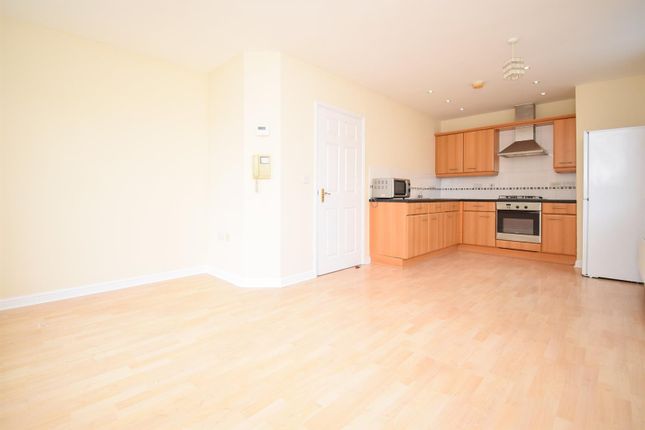 11 Birch Apartments, Chaloner Grove, Wakefield photo 4