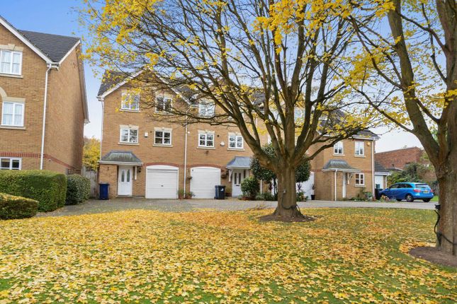 Thumbnail Town house for sale in Chelsea Gardens, Ealing