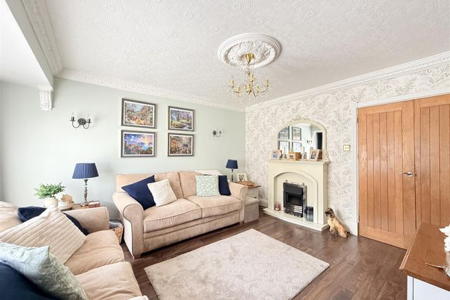 94, Wilshaw Grove, Ashton-Under-Lyne photo 3