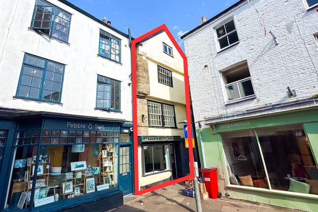Studio flat on No 9, South Street, Fowey, £250,000