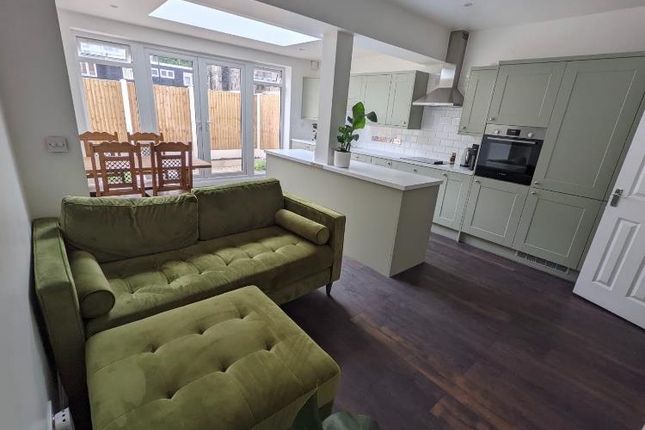 22, Kildare Road, London photo 3