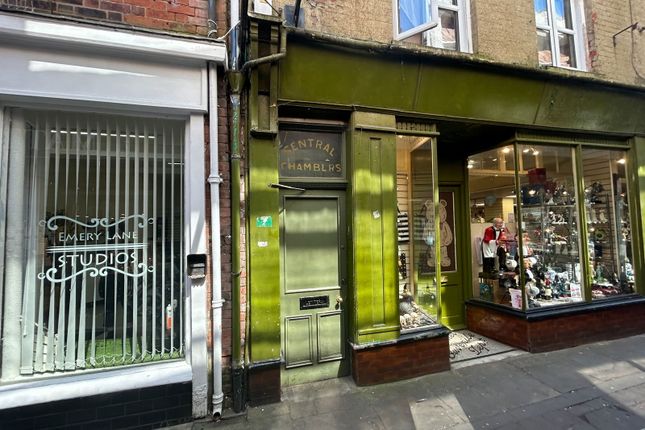 1-bed flat on 8a, Emery Lane, Boston, £50,000