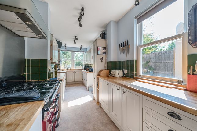 107, Woodside Road, London photo 4