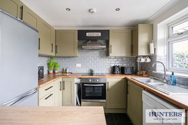 39, Greenlea Road, Leeds photo 4