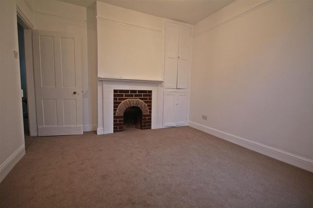4, Clyde Street, Canterbury photo 4