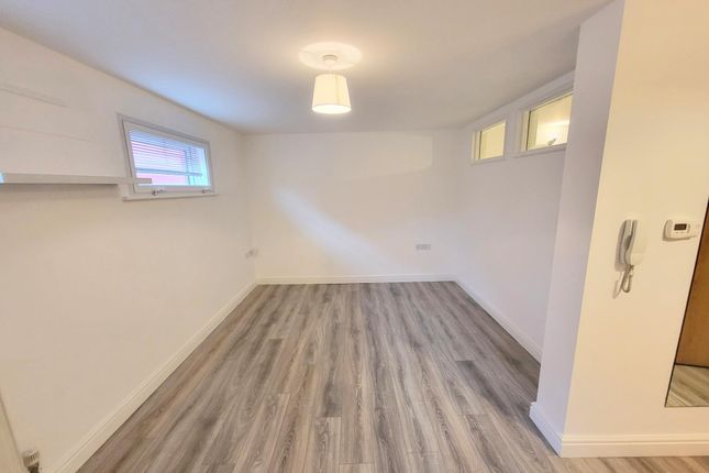 Flat B, 64, Ock Street, Abingdon photo 4
