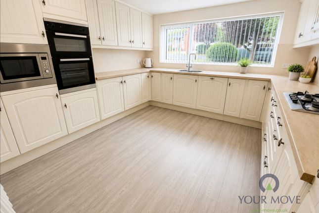 7, Bosburn Drive, Blackburn photo 3