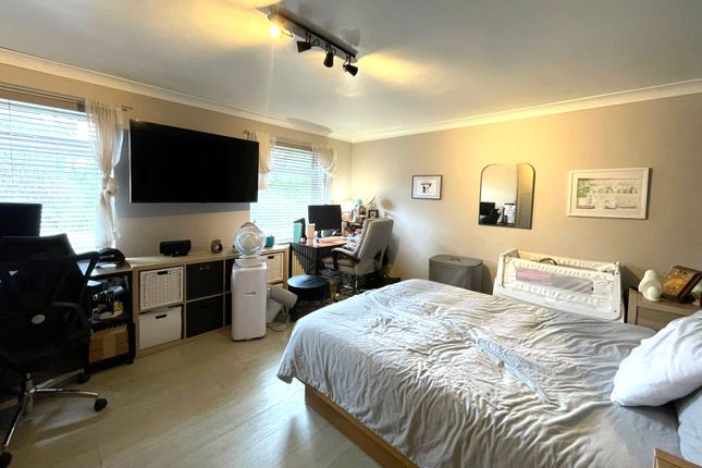 31, Elleray Court, Ash Vale photo 4