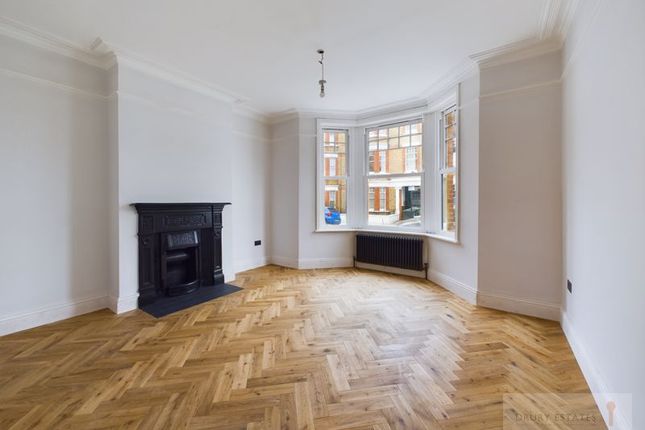 Thumbnail Flat to rent in Elmhurst Street, London