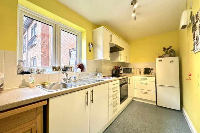Flat 5, Firwood Court, Southwell Park Road, Camberley photo 4