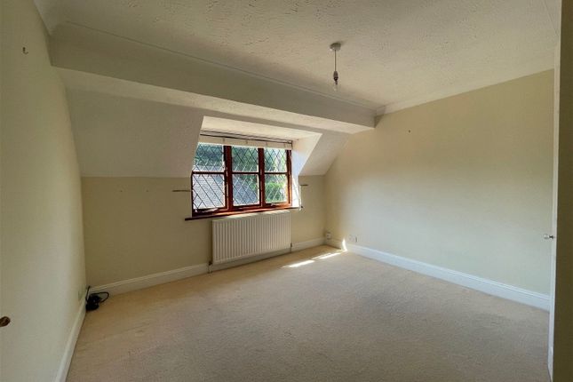 Detached house to rent in Chieveley, Newbury