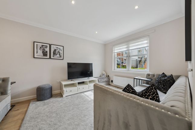 27 Linnview Drive, Simshill, Glasgow photo 4