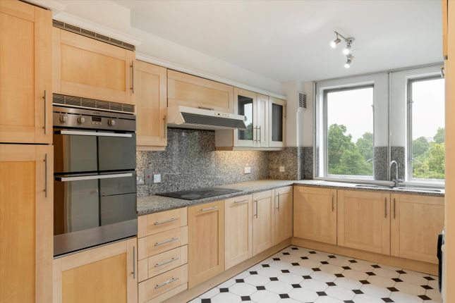 245, Knightsbridge, London photo 4