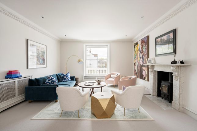 Flat for sale in Pembridge Square, Notting Hill, Bayswater, London