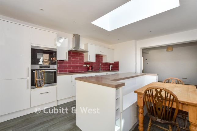 49, Glebe Road, Cranleigh photo 4