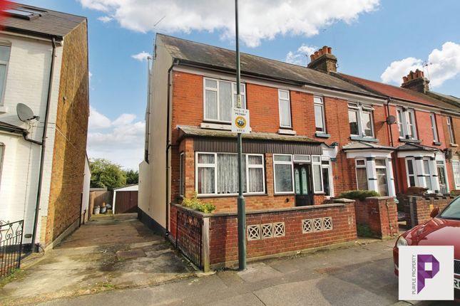 End terrace house for sale in Valley Road, Kent