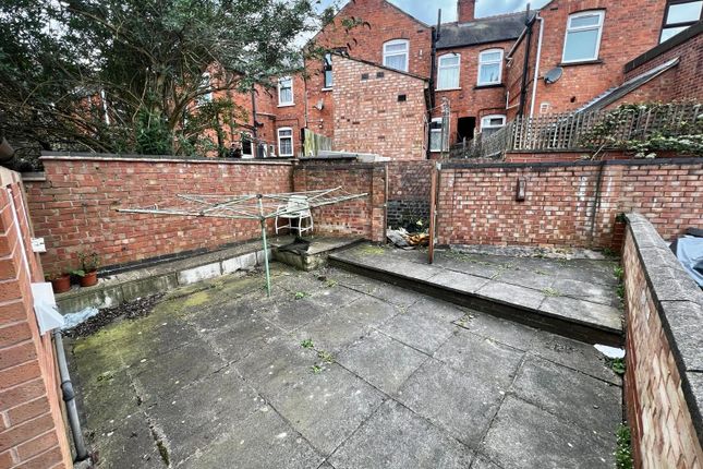 Terraced house to rent in East Park Road, Leicester