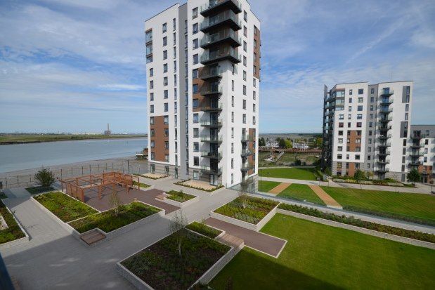 Flat to rent in Peninsula Quay, Gillingham