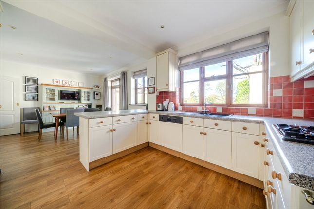 Edgeways, 25, Kings Lane, Surrey photo 4
