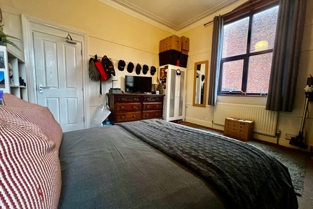 Shared accommodation to rent in Chapeltown Road, Leeds