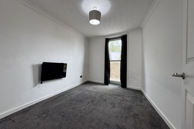 18 Cliff Court, West Cliff, Dawlish photo 4