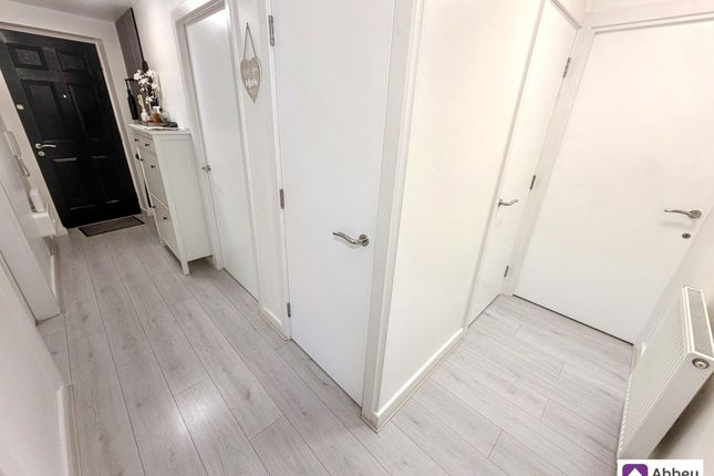 22D Montvale Gardens, Leicester photo 4