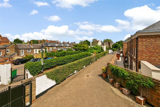 1, Abercorn Mews, Richmond photo 2