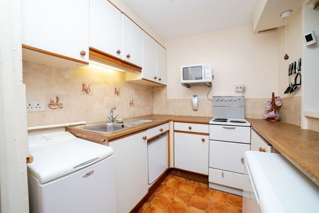 Flat 43, Kedleston Court, Norbury Close, Derby photo 4