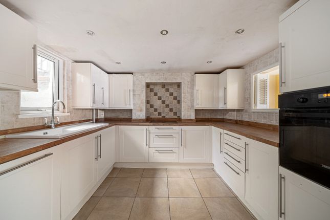 31, Springhead Road, Gravesend photo 3