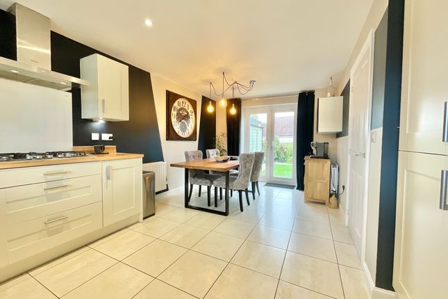 52 Wheelwright Drive, Stafford photo 2