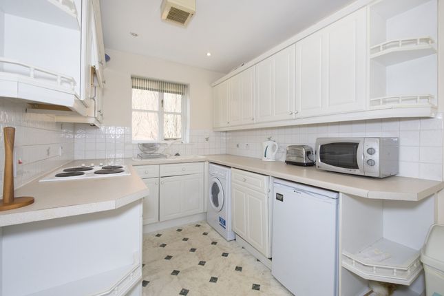 17 Castle Mews, St Thomas' Street, Oxford photo 2
