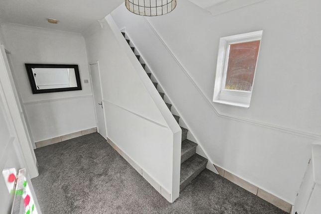 6 Prestwich Park Road South, Manchester photo 5
