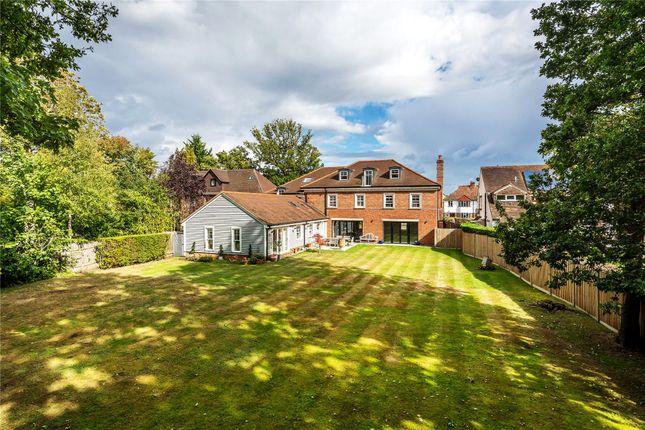 34, Westcar Lane, Surrey photo 3