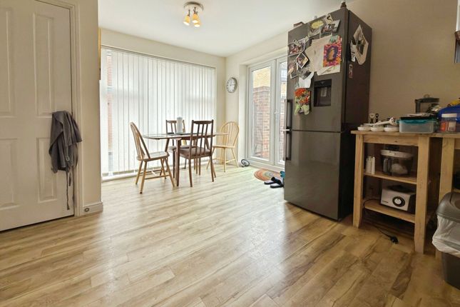 39 Barbrook Road, Swindon photo 3
