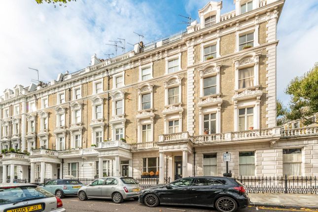 2-bed flat on Linden Gardens, Notting Hill Gate, £1,050,000