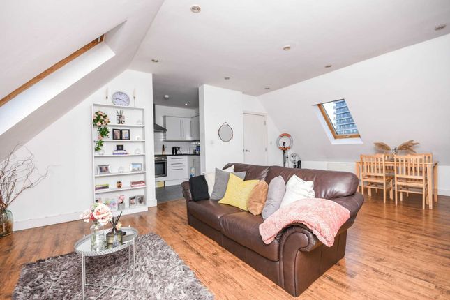 Flat 11 Ardennes House, Victoria Dock Road, London photo 2